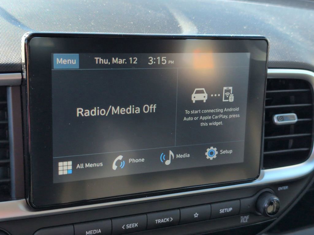Used 2025 Hyundai Venue SEL FWD image 17