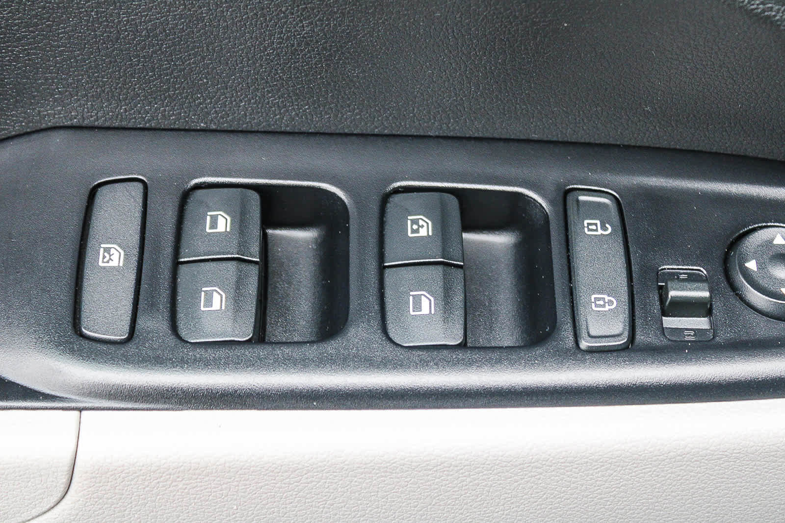 Used 2023 Hyundai Venue SEL FWD image 20