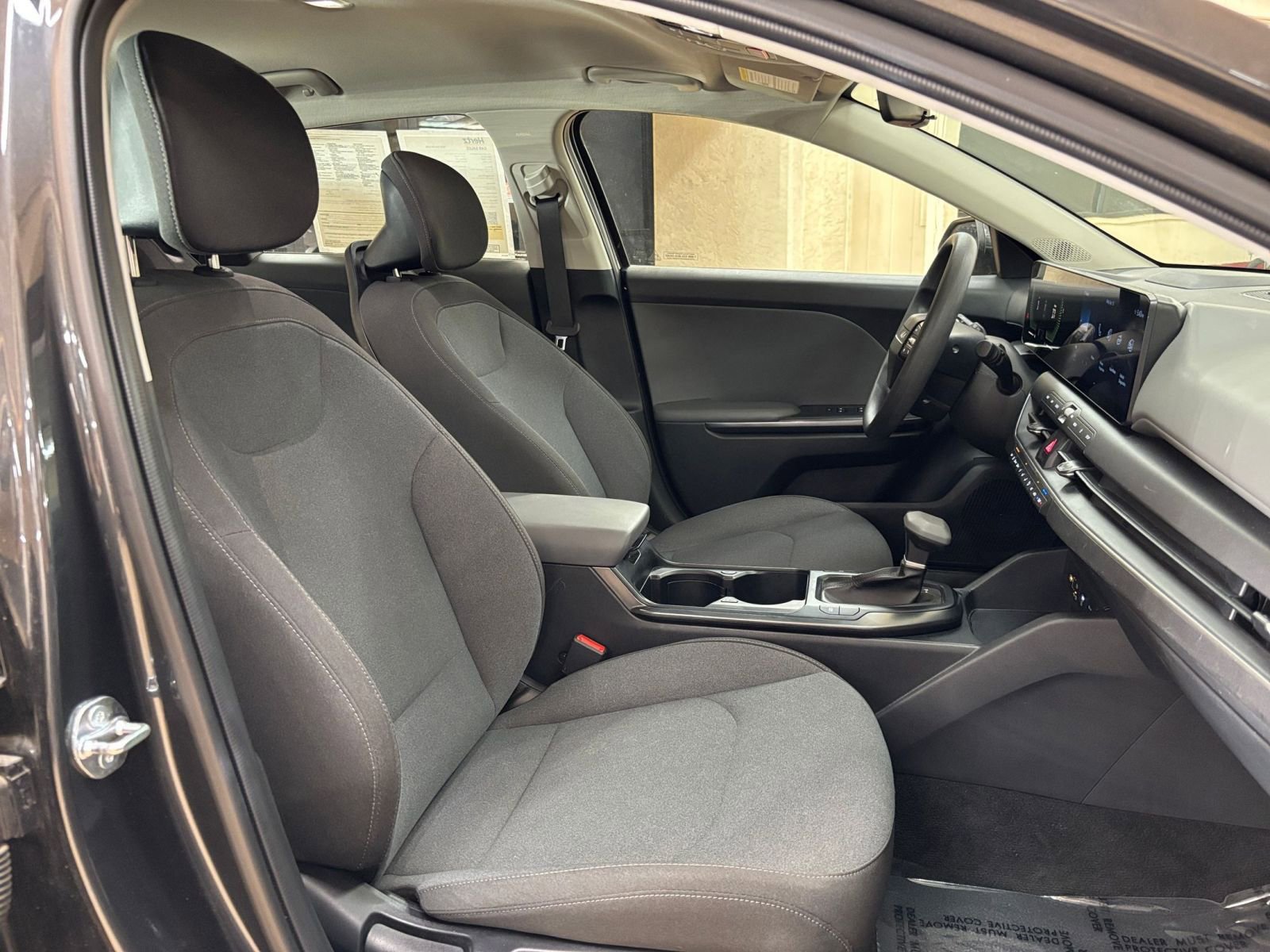 Used 2025 Kia K4 FWD image 35