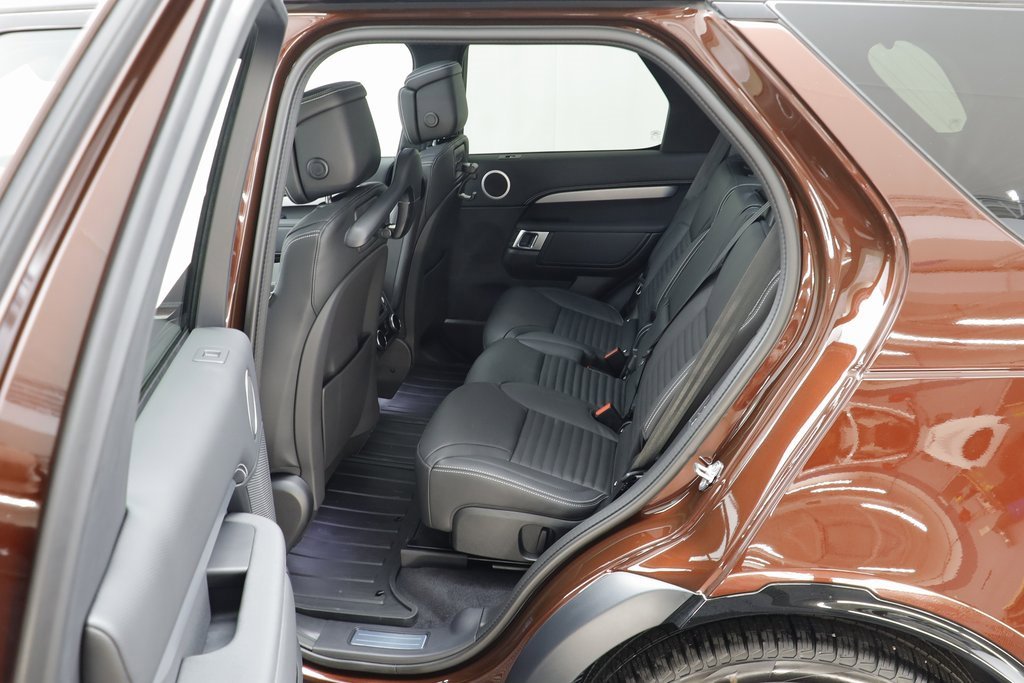 New 2026 Land Rover Discovery Limited Edition image 16