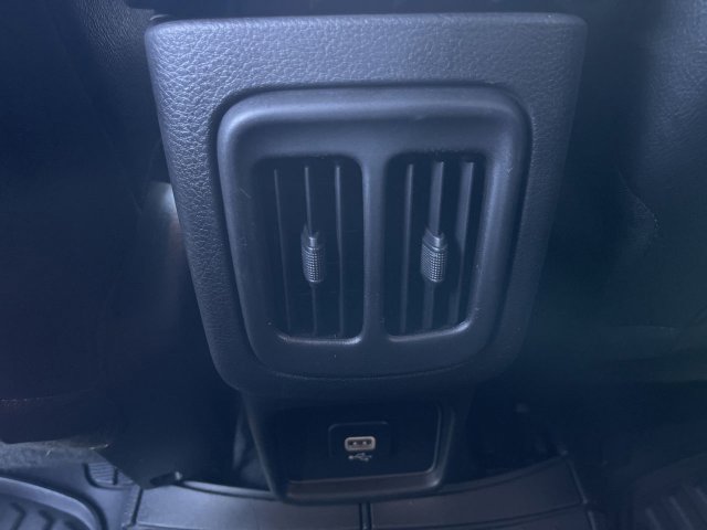 Used 2020 Jeep Compass Latitude FWD image 22