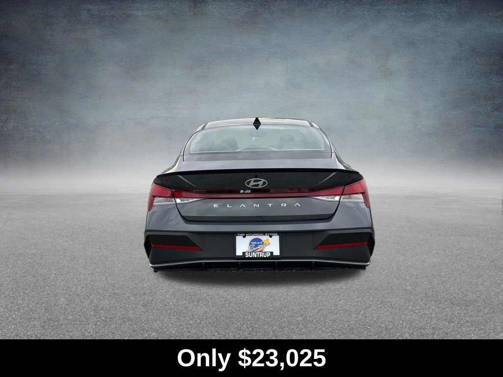 Used 2026 Hyundai Elantra Sport FWD image 4