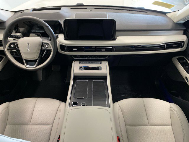 New 2025 Lincoln Aviator Reserve w/ Jet Appearance Package image 11