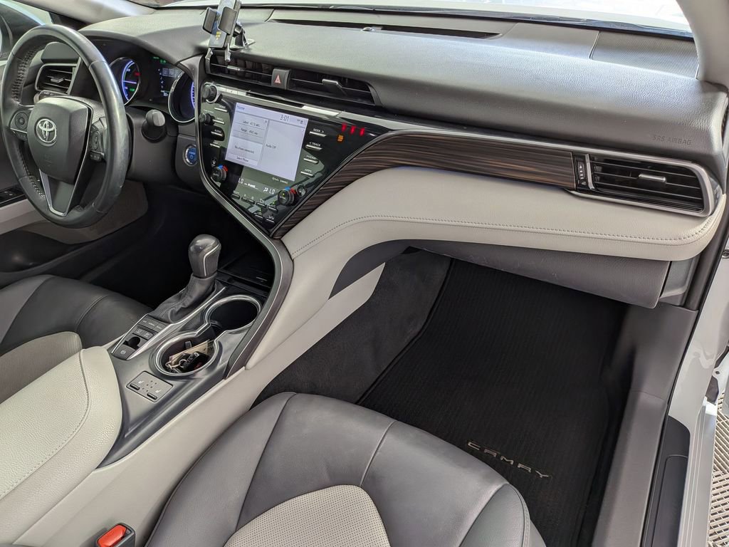 Used 2020 Toyota Camry XLE FWD image 29