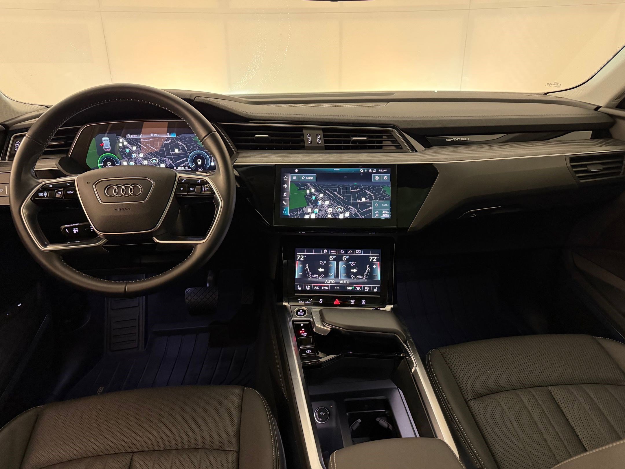 Certified 2021 Audi e-tron Premium Plus w/ Premium Plus Package AWD/4WD image 25