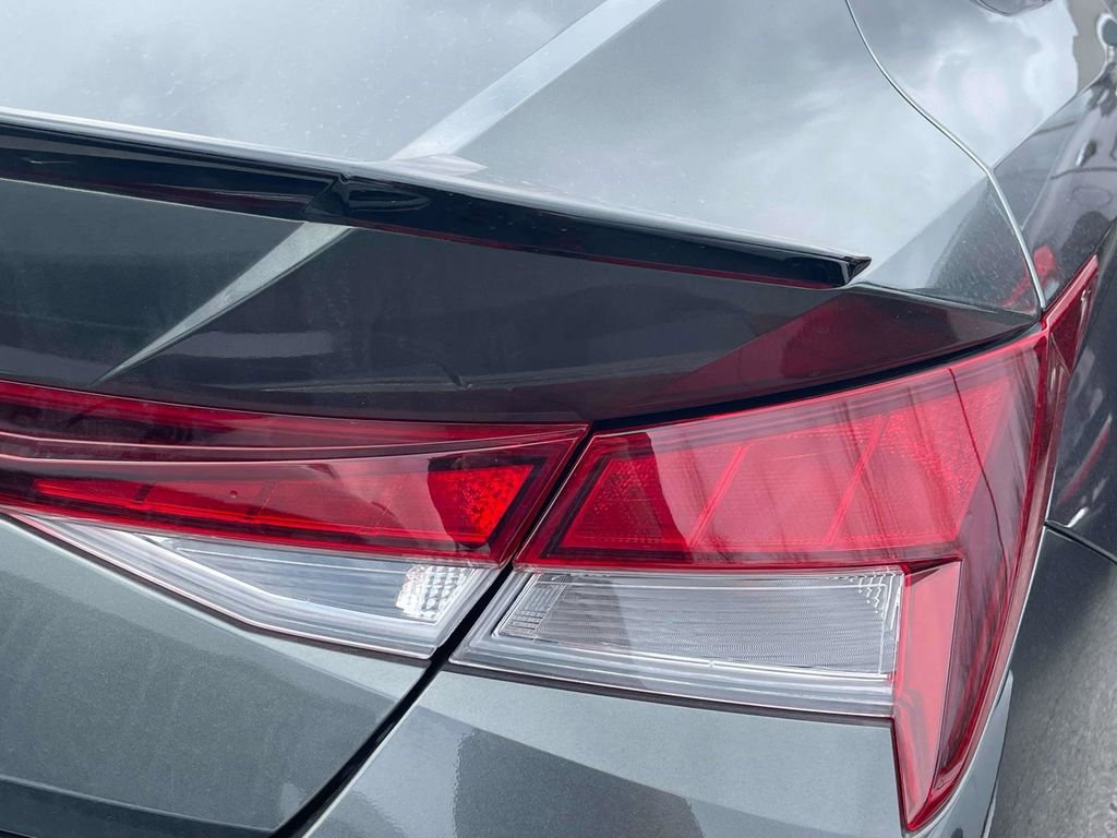 Used 2025 Hyundai Elantra Sport image 5
