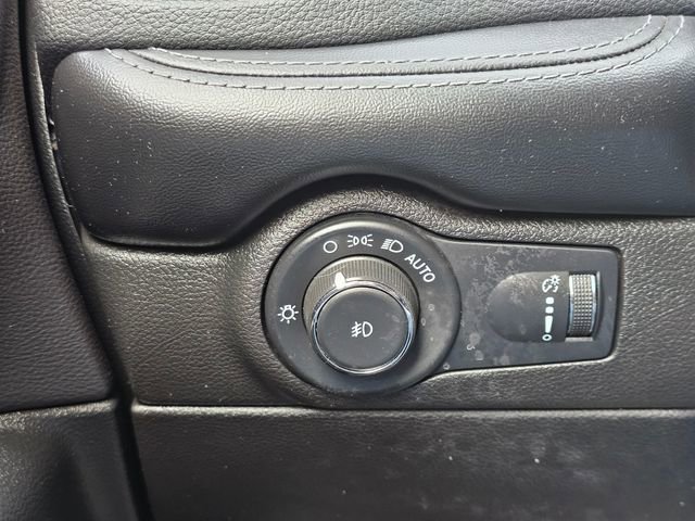 Used 2022 Dodge Durango SXT w/ Blacktop Package image 37