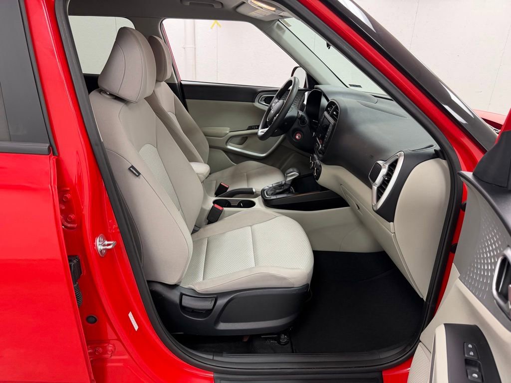 Used 2024 Kia Soul LX image 10