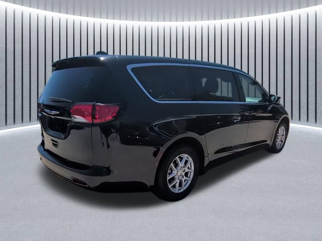 Certified 2023 Chrysler Voyager LX FWD image 16