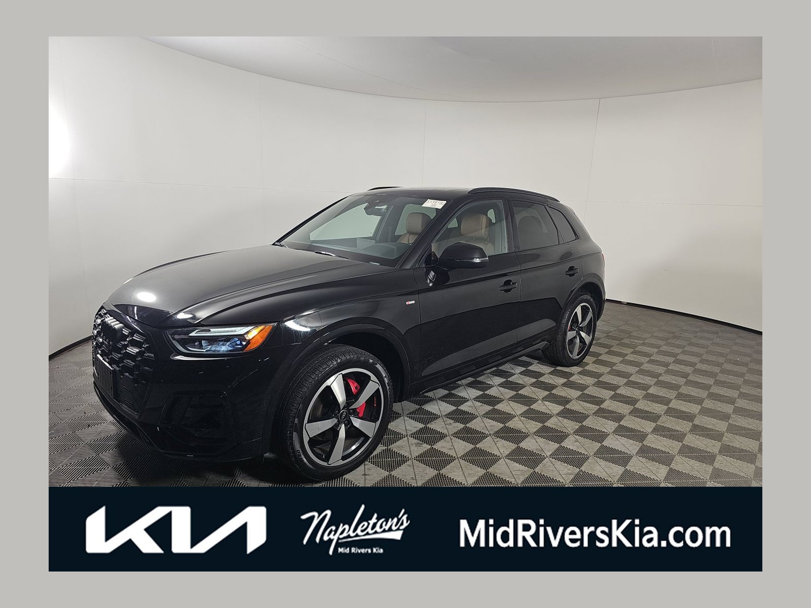 Used 2024 Audi Q5 2.0T Premium Plus w/ Premium Plus Package AWD/4WD image 1