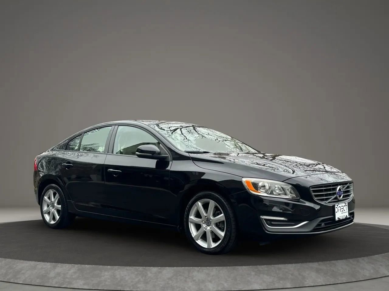 Used 2016 Volvo S60 T5 image 3