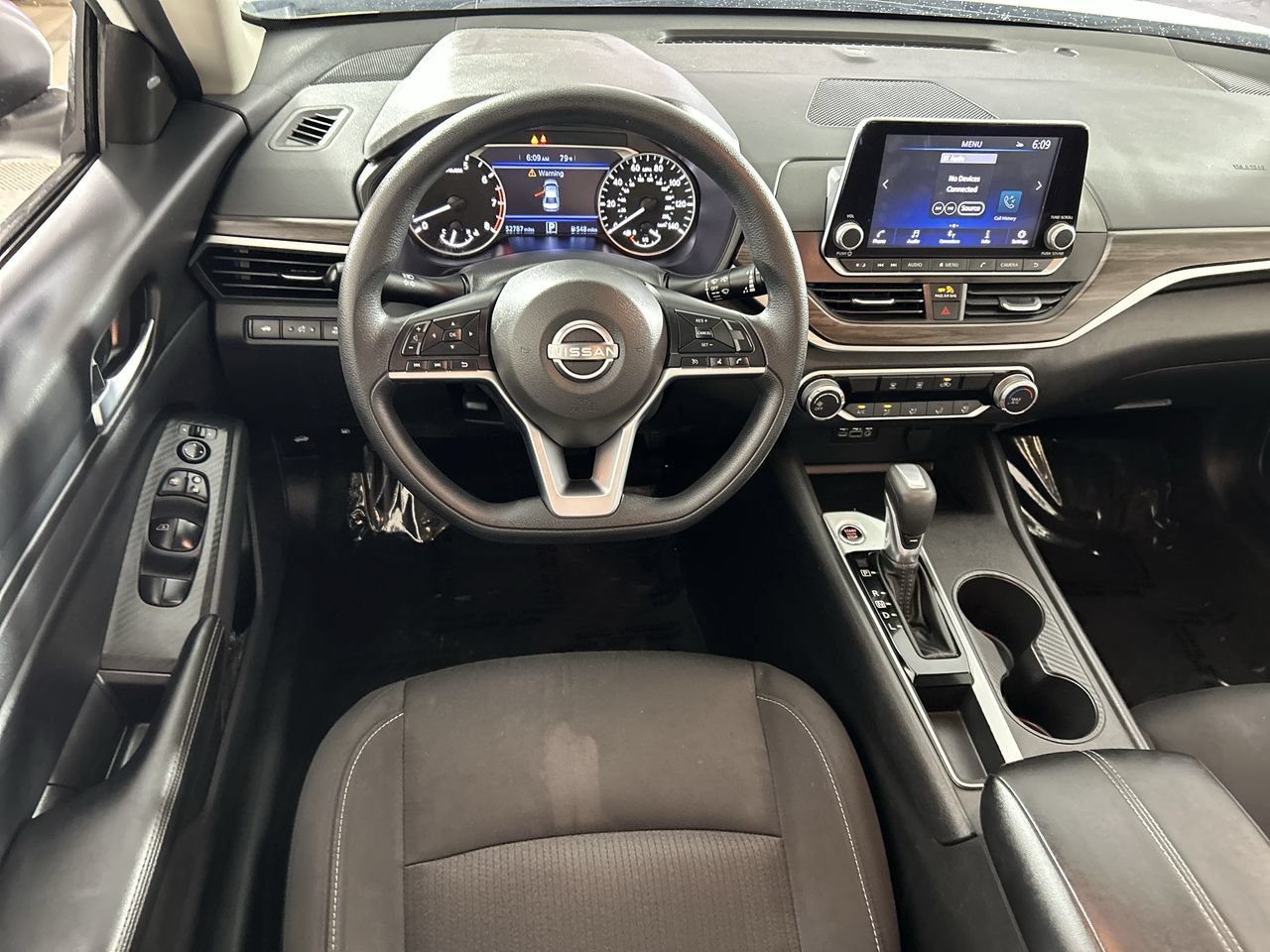 Used 2025 Nissan Altima 2.5 SV FWD image 22