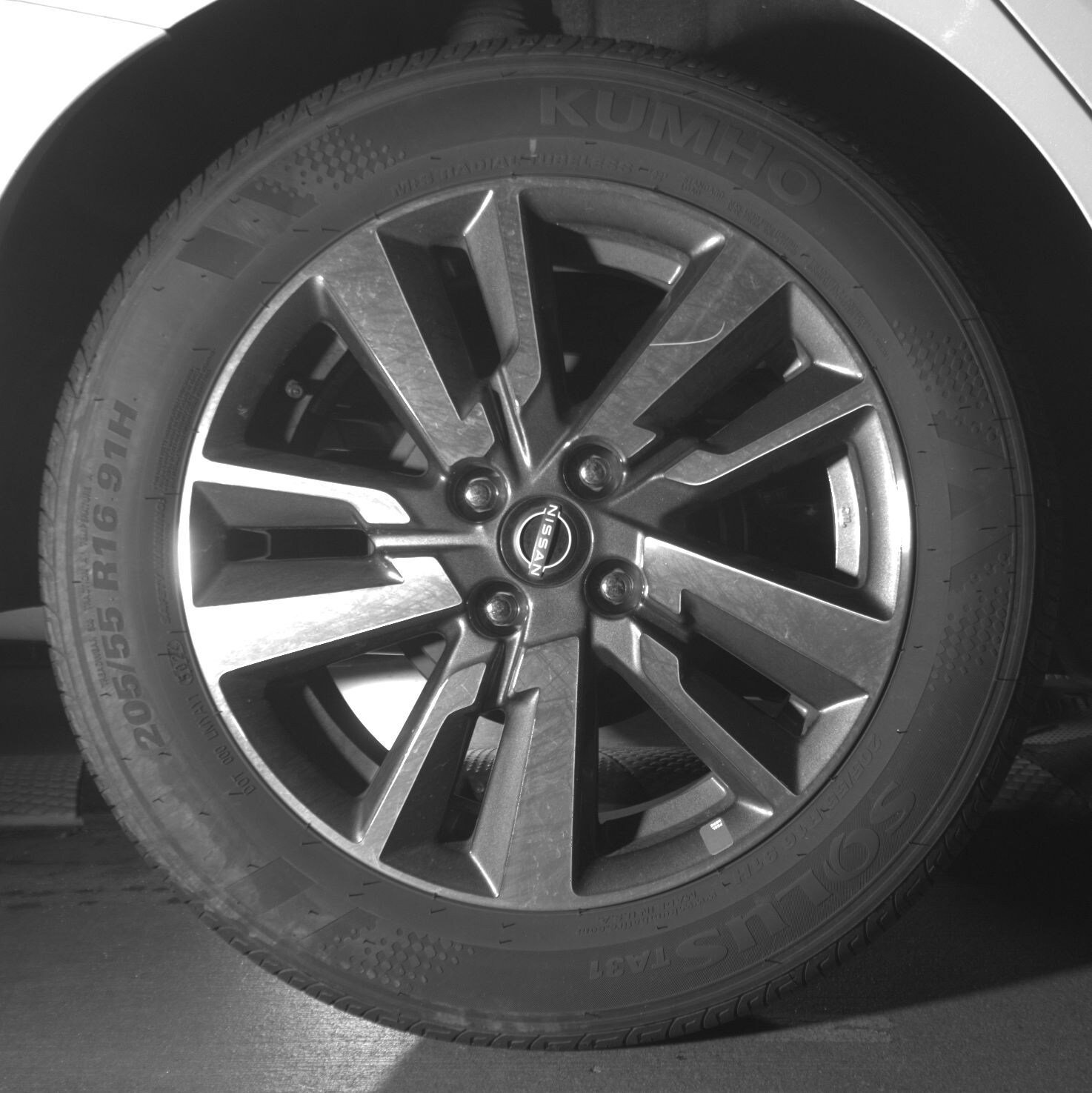 Used 2025 Nissan Versa SV FWD image 12