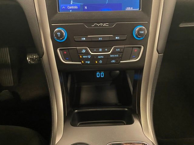 Used 2020 Ford Fusion SE image 13