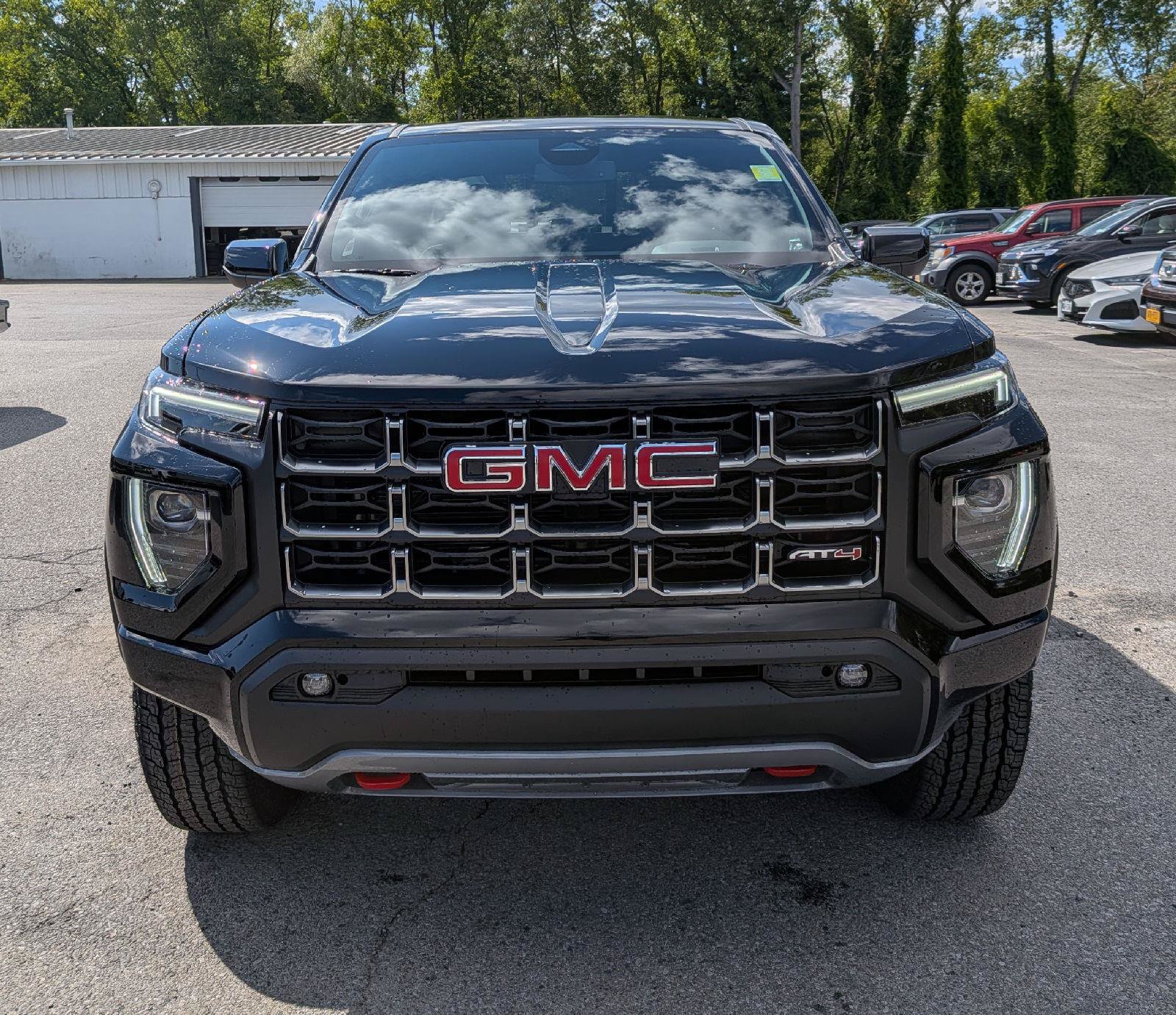 New 2026 GMC Canyon AT4 AWD/4WD image 2