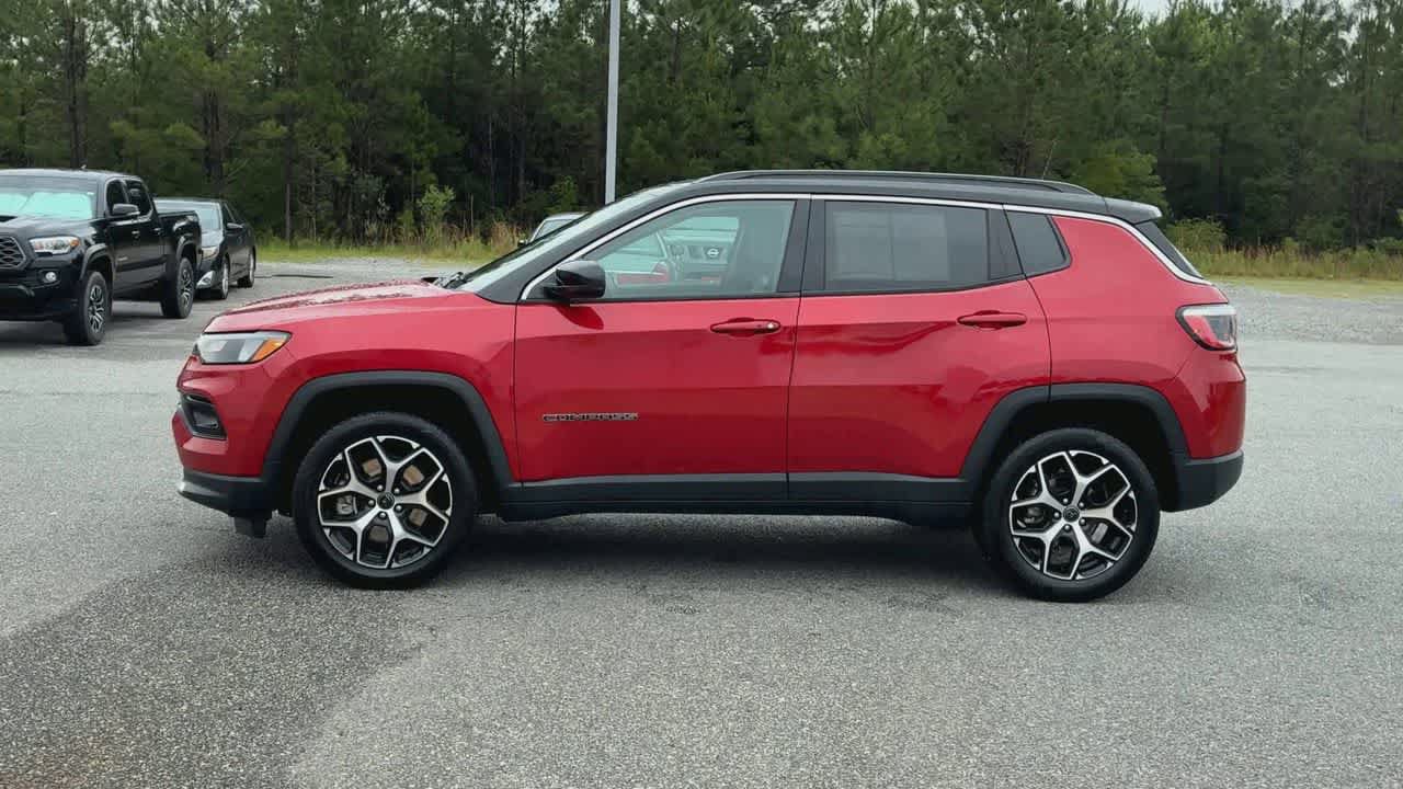 Used 2025 Jeep Compass Limited AWD/4WD image 5