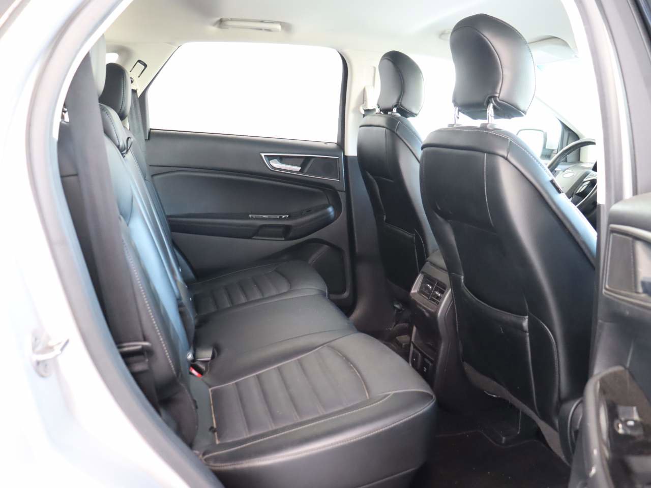 Used 2015 Ford Edge SEL w/ Equipment Group 201A AWD/4WD image 18