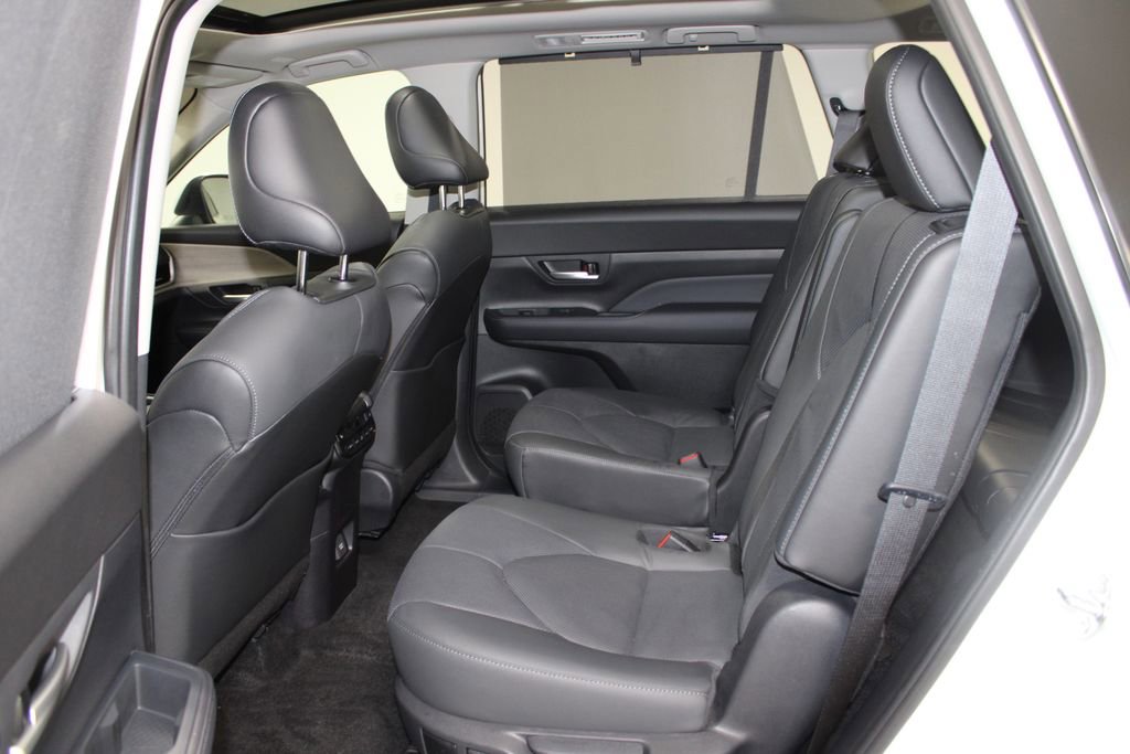 Used 2025 Toyota Grand Highlander Limited image 27