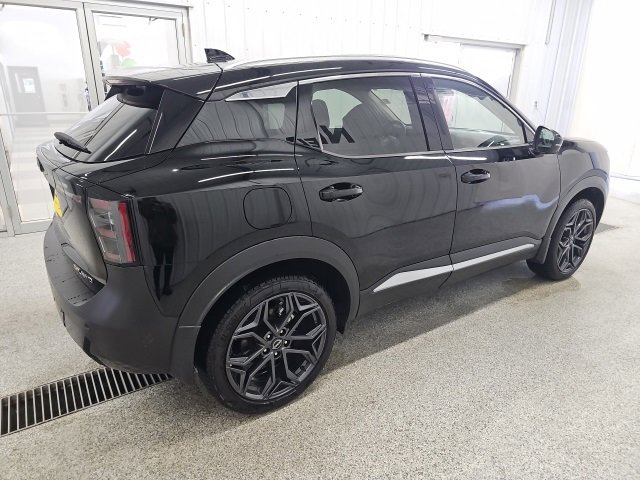 Used 2025 Nissan Kicks SR w/ SR Premium Package image 6