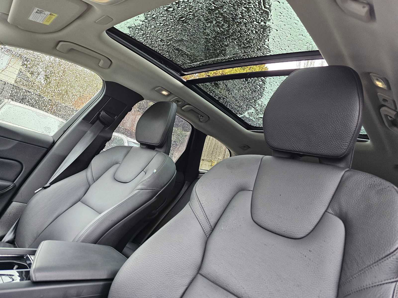 Used 2025 Volvo XC60 B5 Plus w/ Protection Package Premier image 25