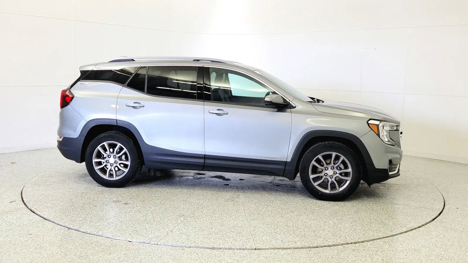 Used 2023 GMC Terrain SLT image 8