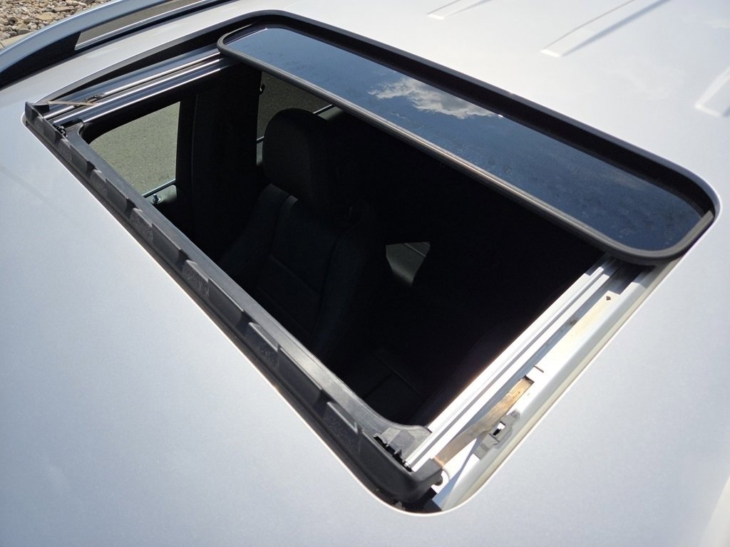 Used 2020 Mercedes-Benz GLE 350 4MATIC w/ Premium Package image 8