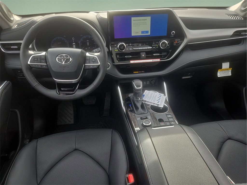 New 2026 Toyota Highlander Platinum image 16
