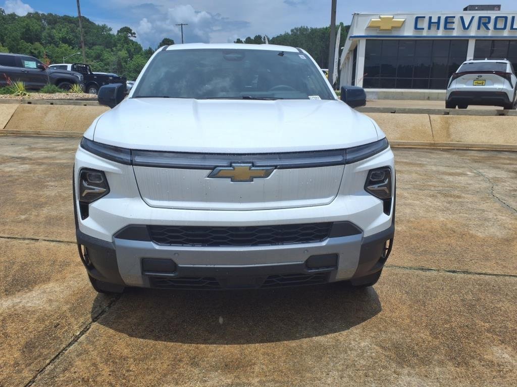 New 2025 Chevrolet Silverado EV LT image 9
