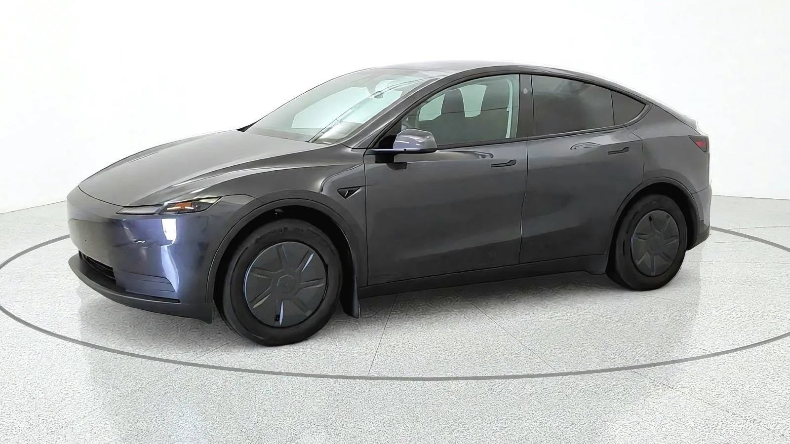 Used 2026 Tesla Model Y 2WD image 4