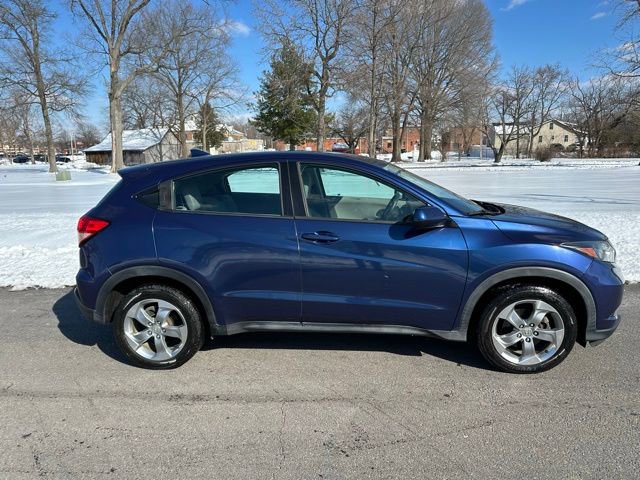 Used 2017 Honda HR-V LX image 28