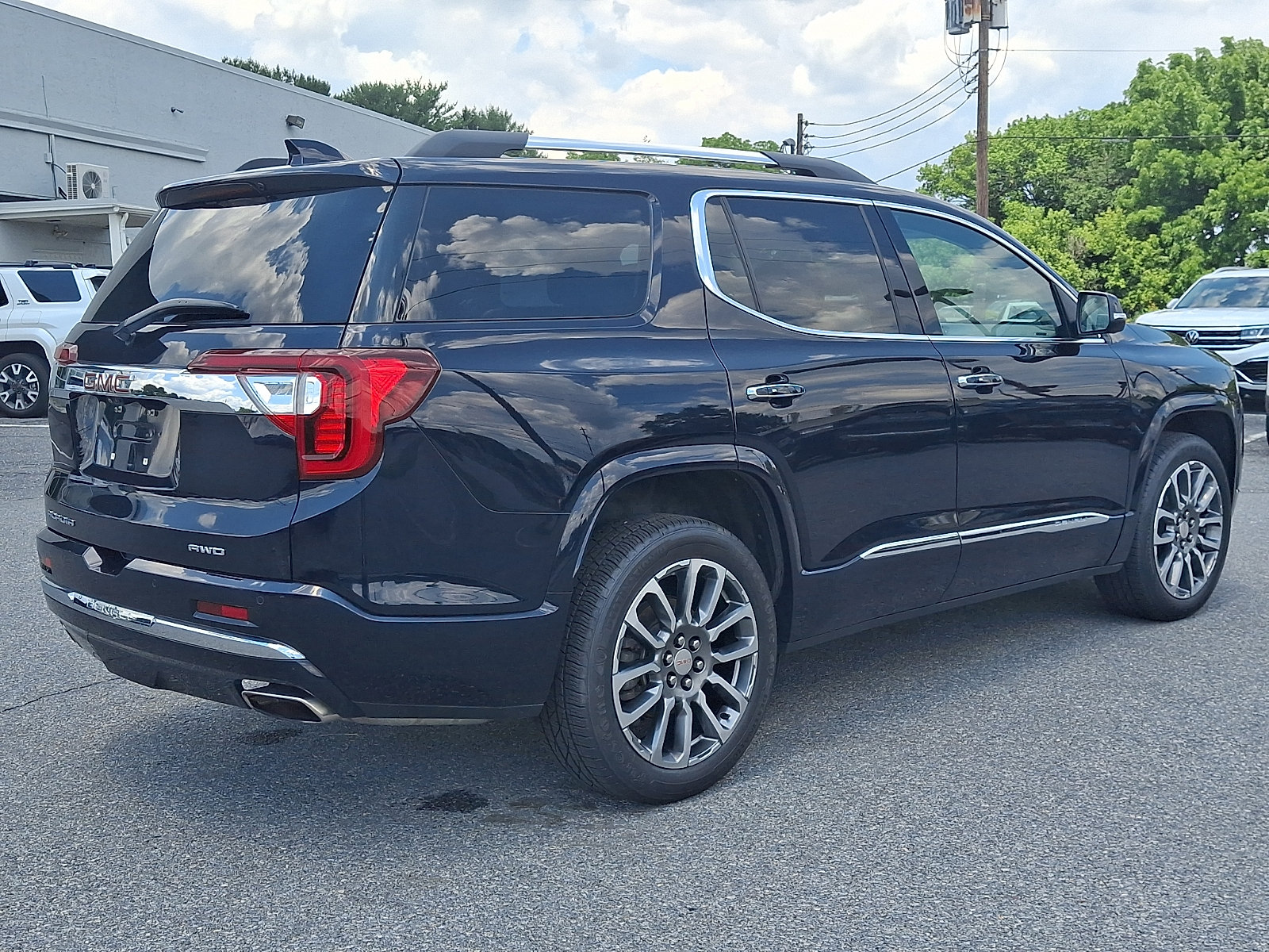 Used 2021 GMC Acadia Denali w/ Denali Ultimate Package AWD/4WD image 6