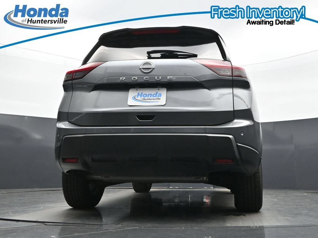 Used 2025 Nissan Rogue SV FWD image 32