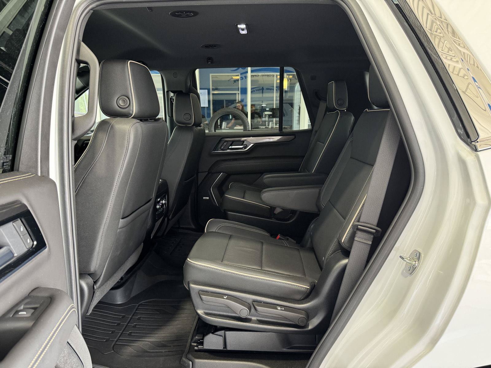 Used 2025 GMC Yukon Elevation w/ LPO, Floor Liner Package AWD/4WD image 9