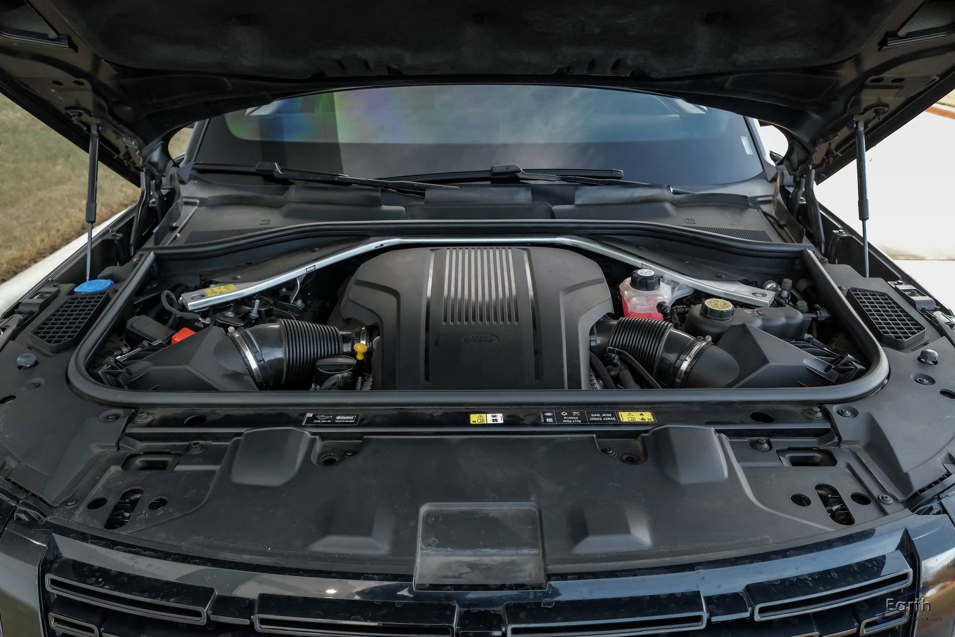 Used 2024 Land Rover Range Rover SE image 3