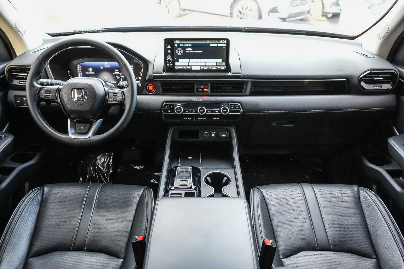 Used 2025 Honda Pilot Elite image 12