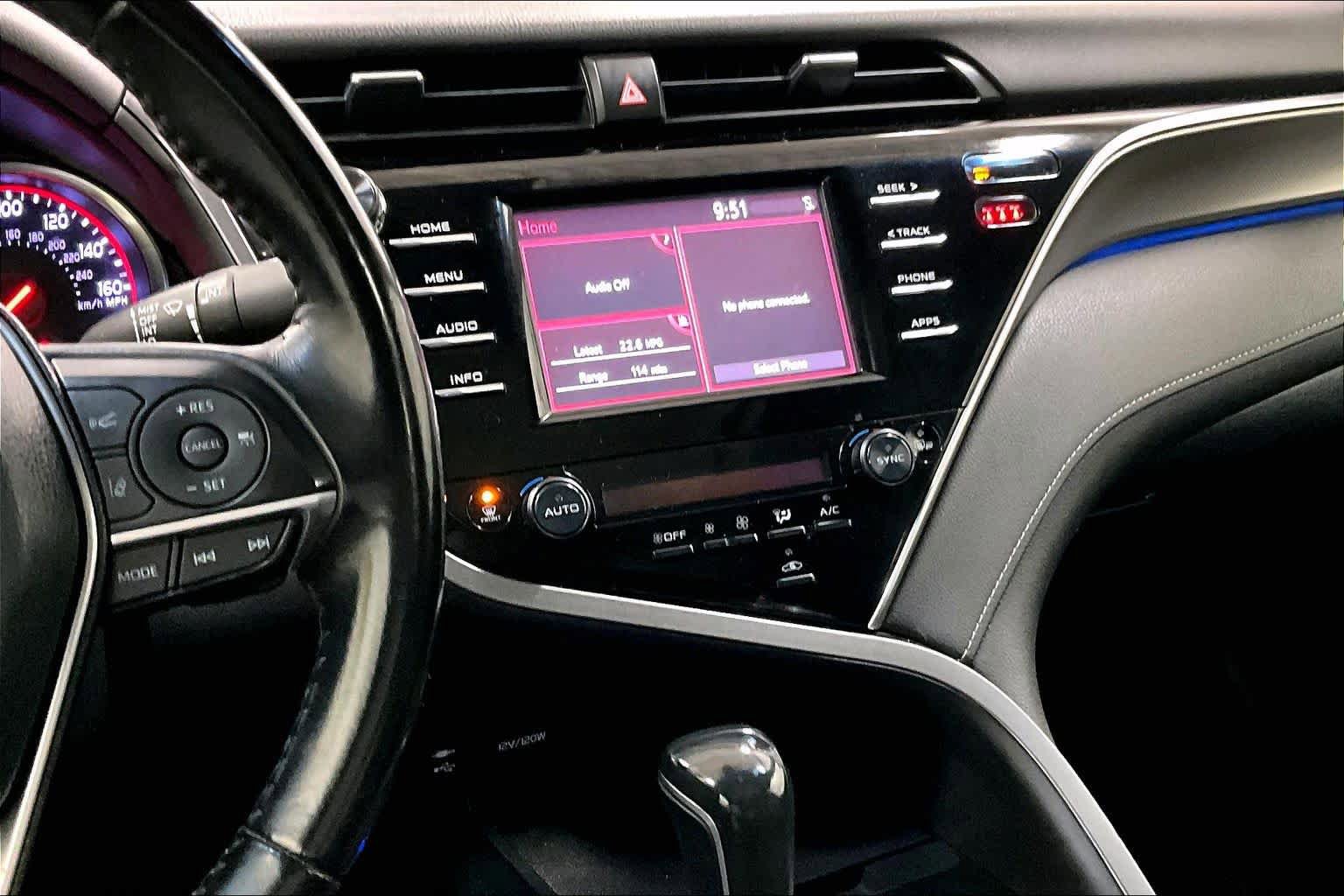 Used 2018 Toyota Camry XSE FWD image 7