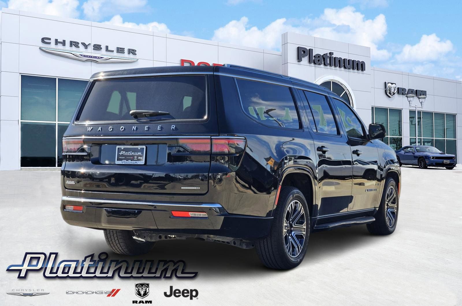 Used 2024 Jeep Wagoneer L Series II w/ Flexible Seating Group image 5