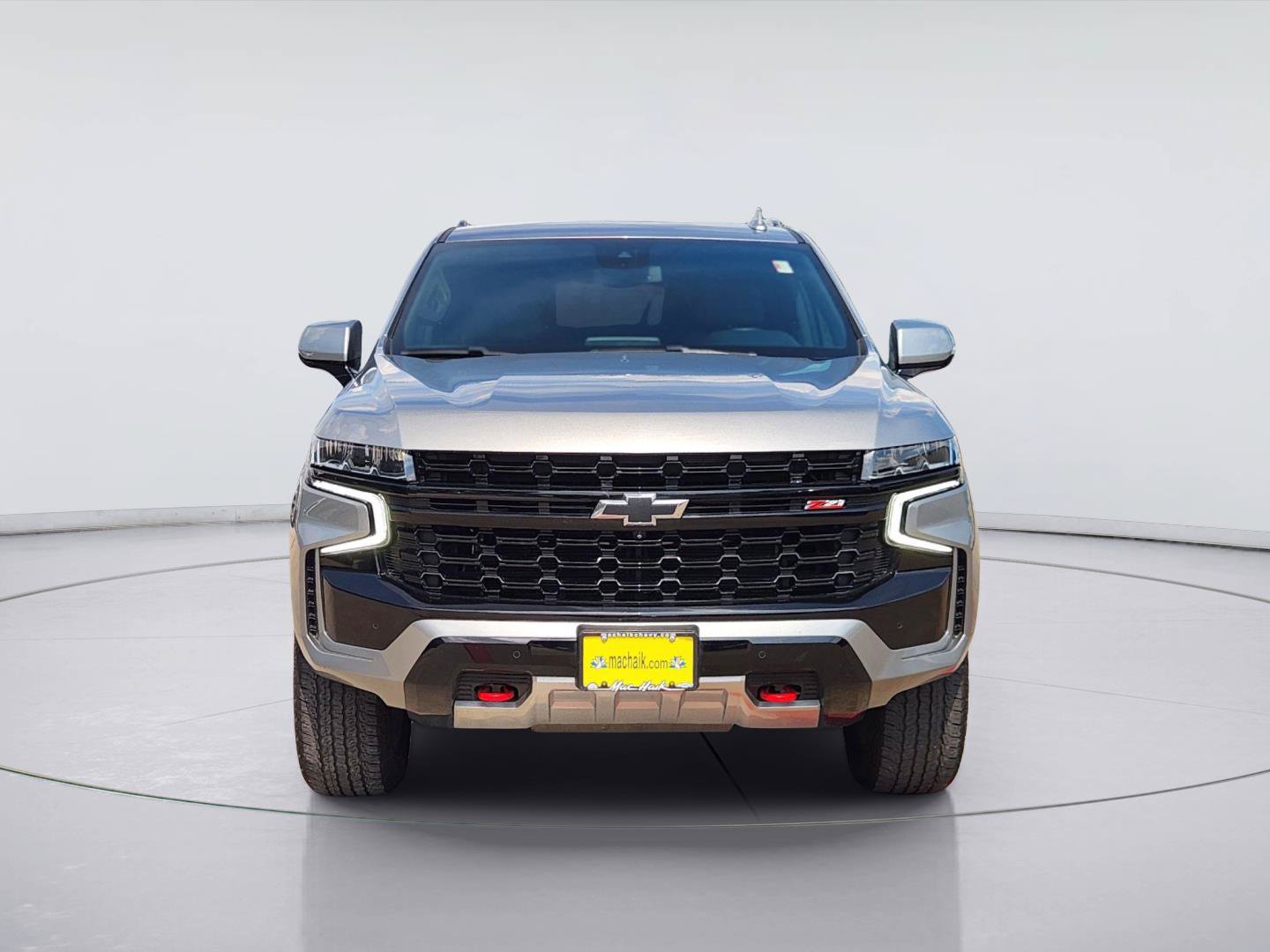 Used 2023 Chevrolet Suburban Z71 w/ Luxury Package AWD/4WD image 2