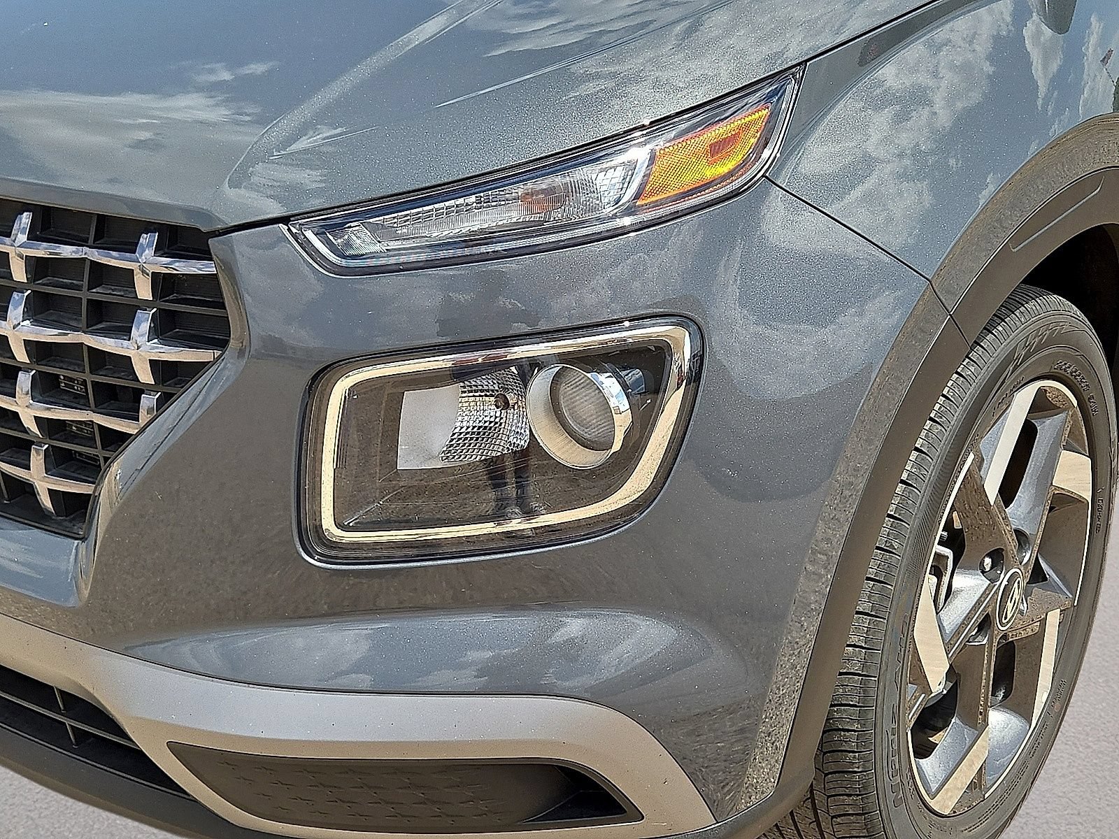Used 2025 Hyundai Venue SEL FWD image 9