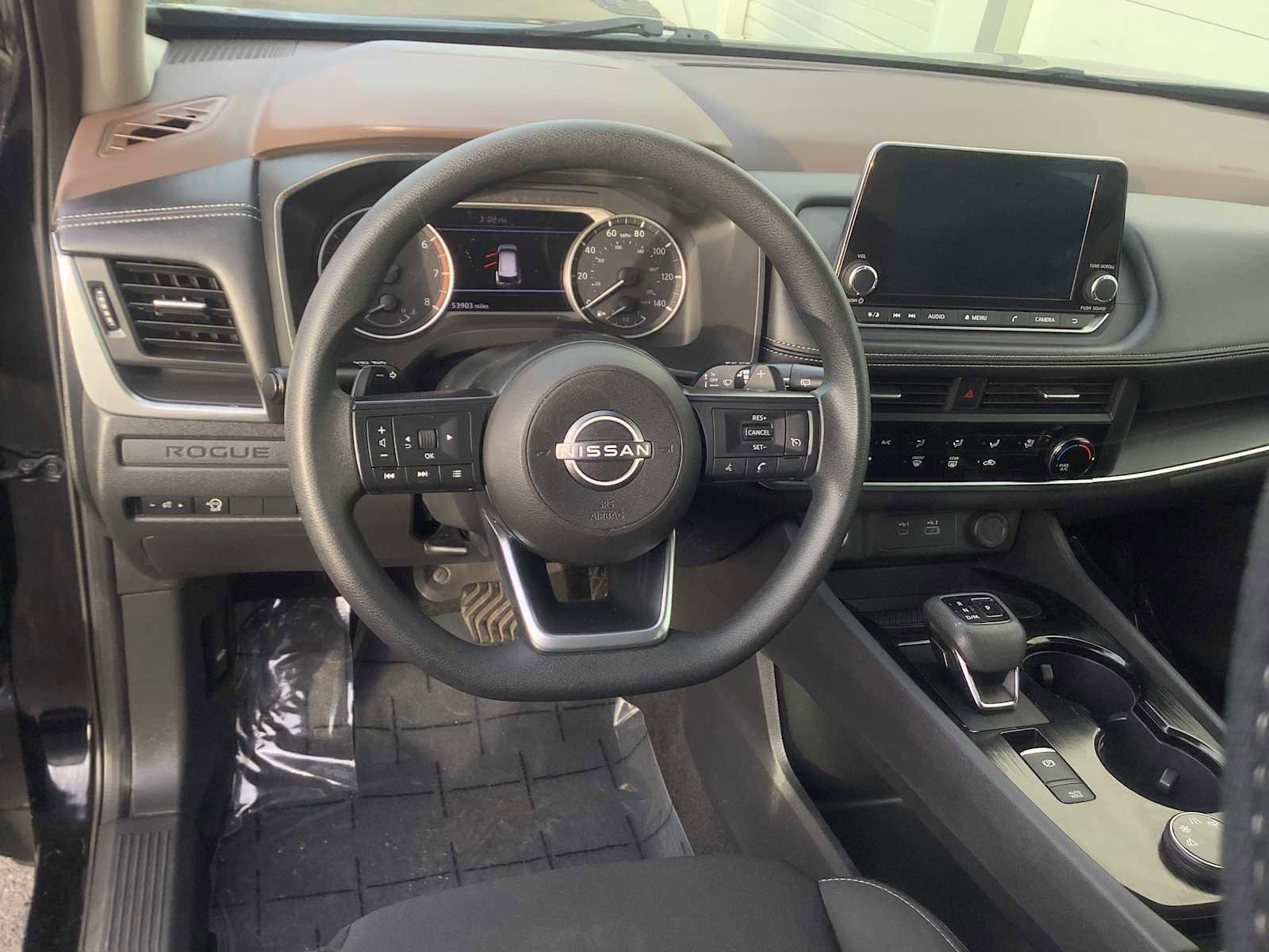 Used 2023 Nissan Rogue S image 10