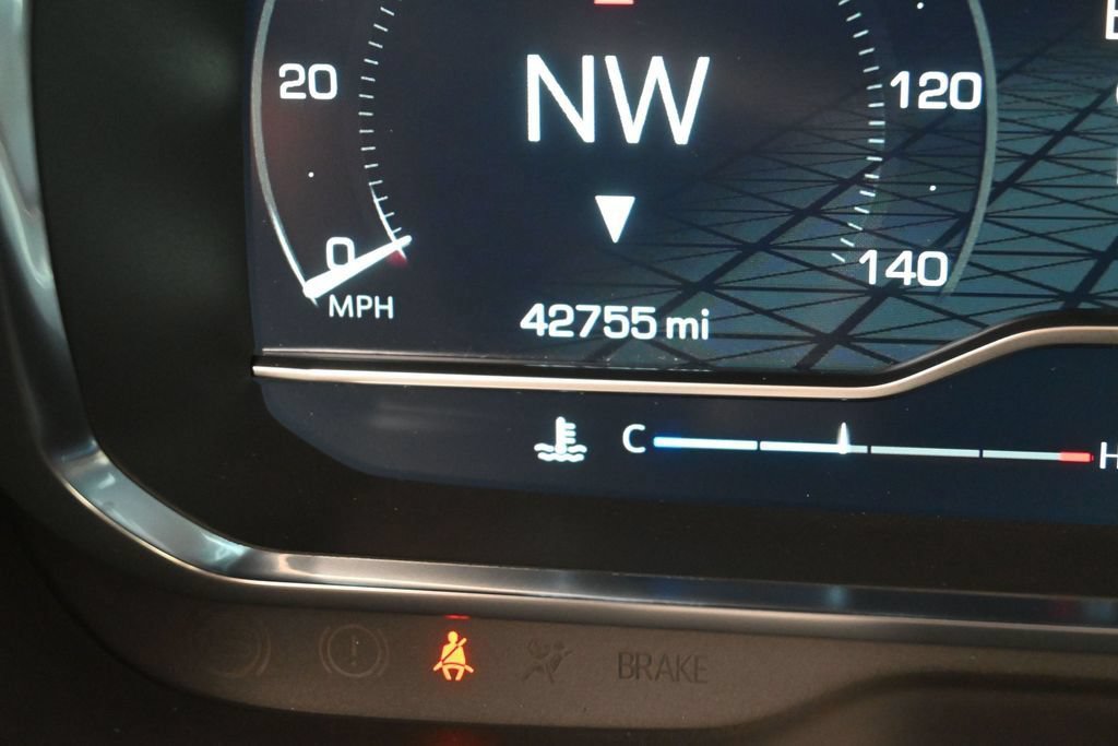 Used 2024 GMC Yukon AT4 w/ AT4 Premium Package AWD/4WD image 39