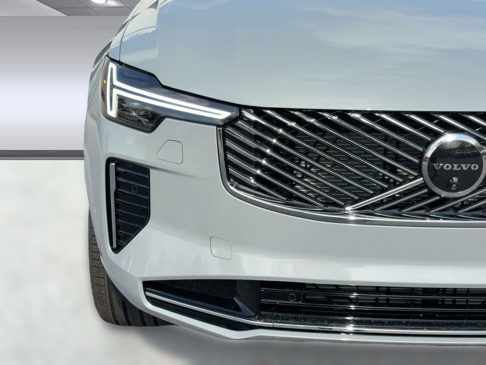 New 2026 Volvo XC90 B6 Plus w/ Protection Package image 11