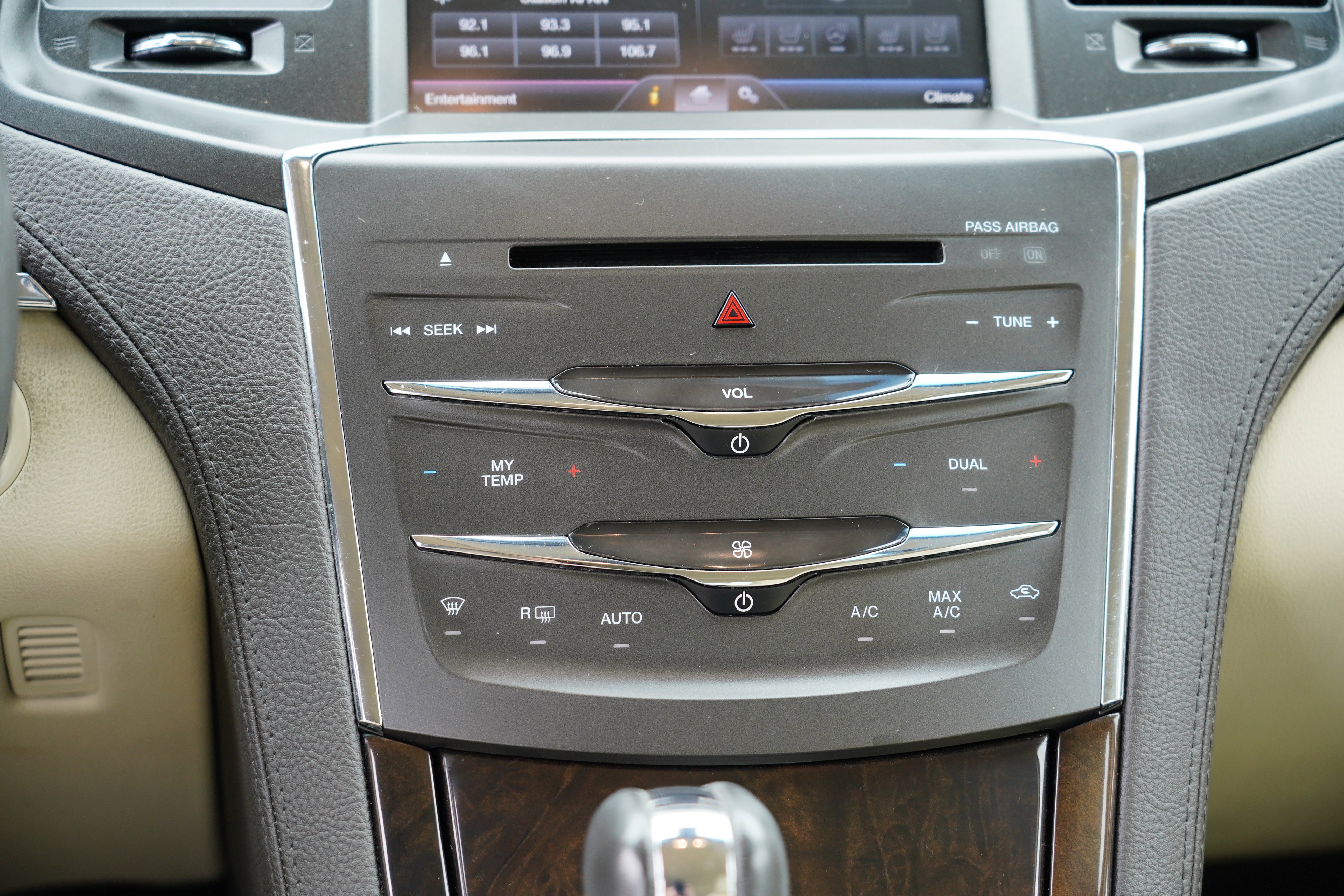 Used 2014 Lincoln MKS AWD w/ Equipment Group 101A image 26