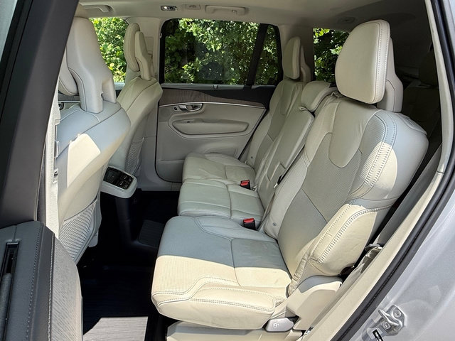 Used 2021 Volvo XC90 T8 Inscription w/ Protection Package Premier AWD/4WD image 14