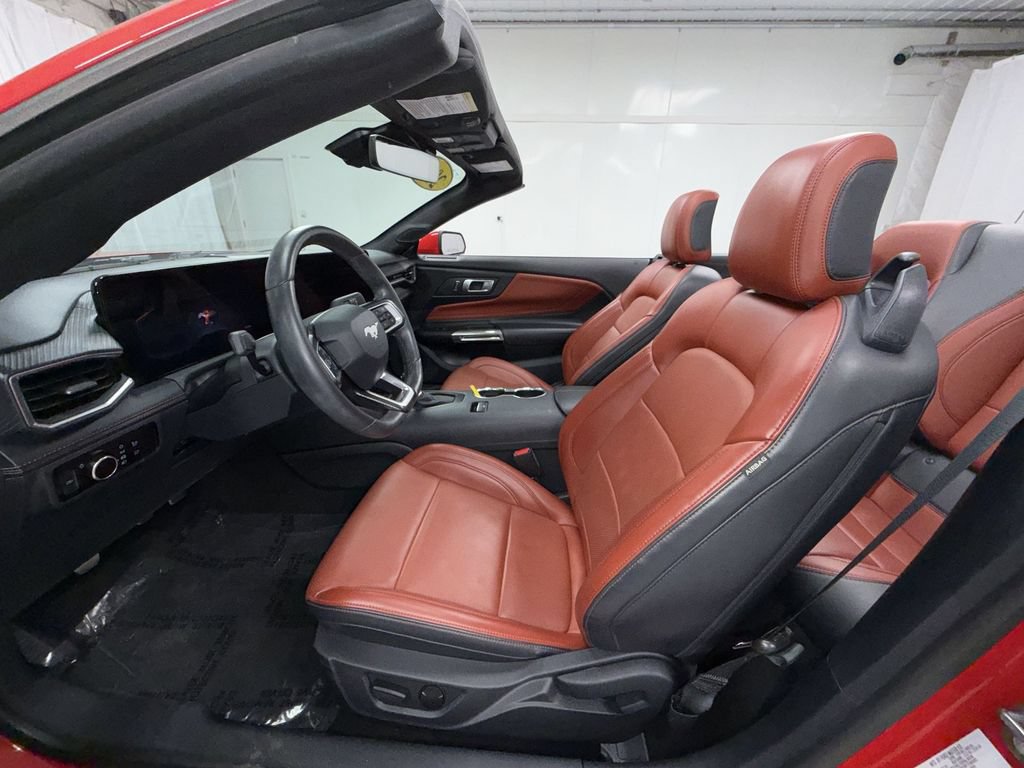 Used 2024 Ford Mustang GT Premium RWD image 3