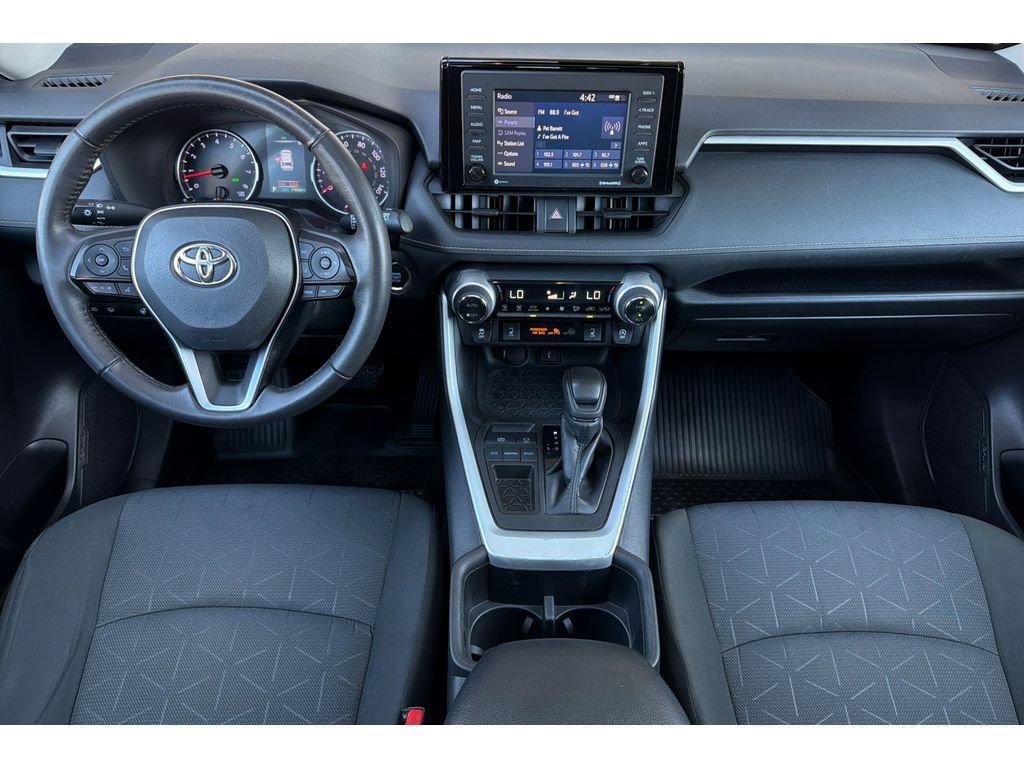 Used 2022 Toyota RAV4 XLE w/ Convenience Package FWD image 14