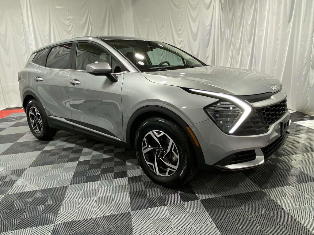 Used 2024 Kia Sportage LX image 7