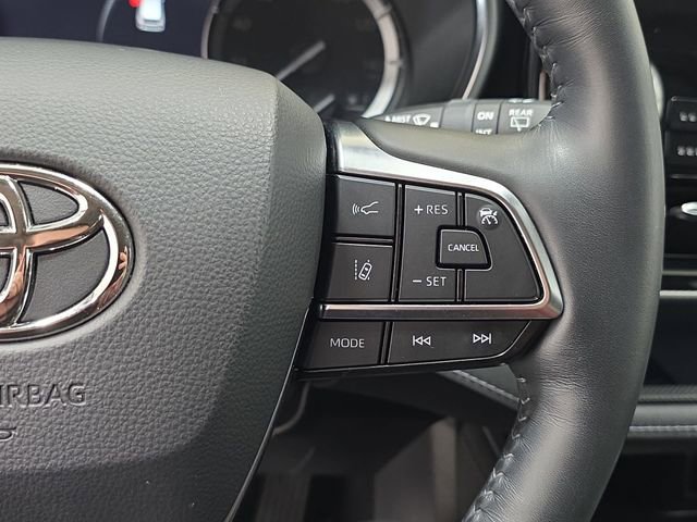 Used 2021 Toyota Highlander Platinum image 17