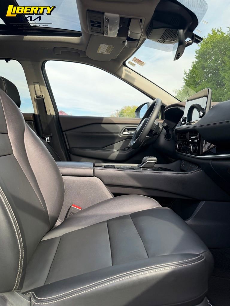 Used 2023 Nissan Rogue SL w/ SL Premium Package AWD/4WD image 9