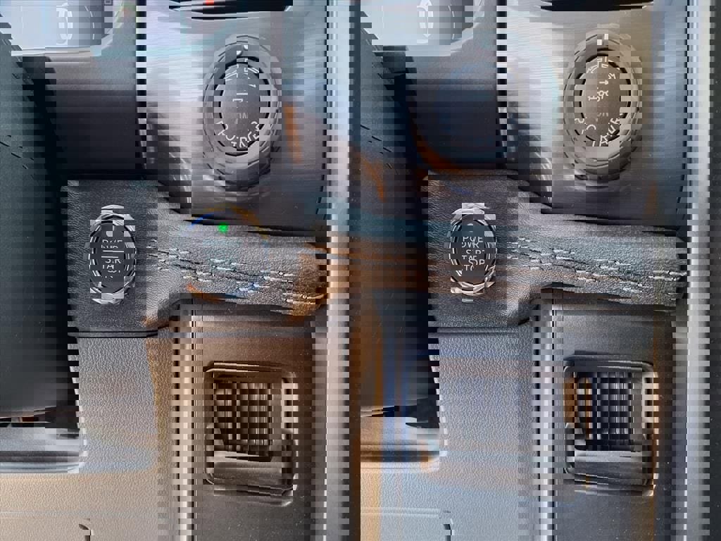 New 2025 Ford F150 Lightning Flash image 19